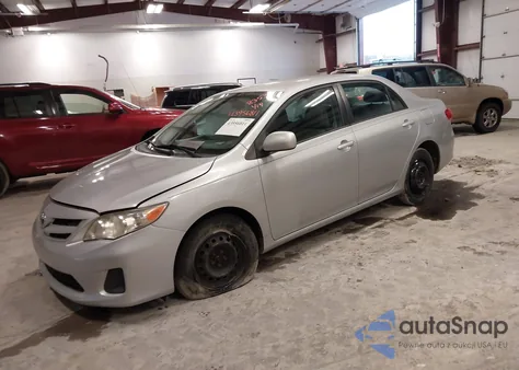 2011 Toyota Corolla Le z USA, uszkodzony, nr VIN 2T1BU4EE2BC628353